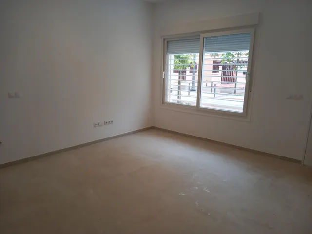 SE ALQUILA VIVIENDA — 3