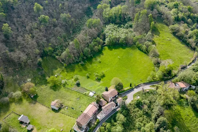 Casa  asturiana de piedra a rehabilitar con finca de 32.000 m2  en Llaneces (Mieres) — 24