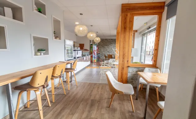 Local comercial con mucha visibilidad — 4