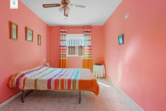CHALET CON PISCINA EN CORTIJO PRETEL (ALBOLOTE) — 19