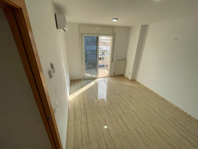 Dúplex céntrico en venta en Olesa de Montserrat, con terrazas y parking — 25