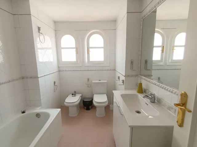 VILLA DE LOS CIPRESES - Exclusiva villa independiente con piscina privada en Villas Blancas (Albolote – Granada) — 50