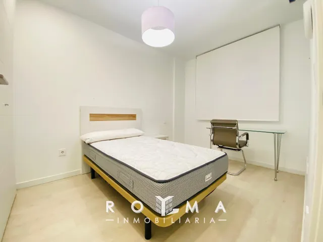 IMPRESIONANTE ADOSADA AMUEBLADA EN ALQUILER ENTRENÚCLEOS — 29
