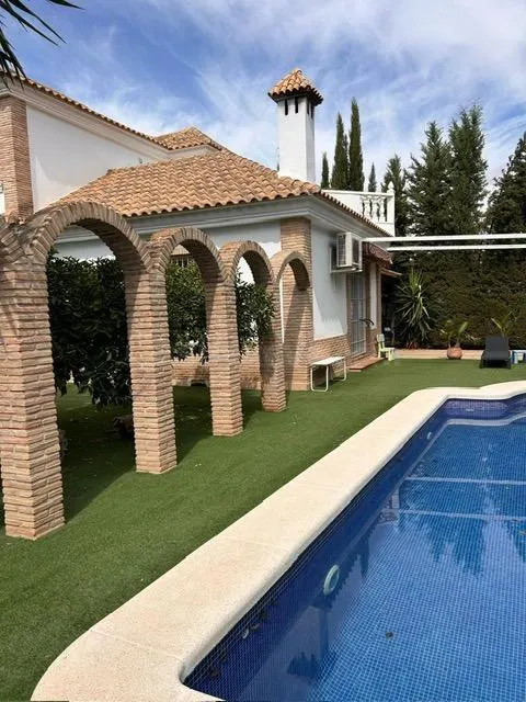 Venta Magnífico chalet en la Avenida de La Ñora - foto 2