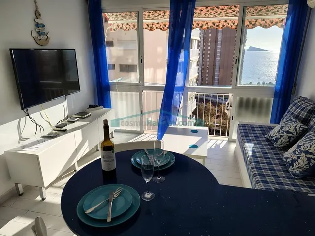 ¡Apartamento en planta alta con vistas al mar en Benidorm! - foto 4