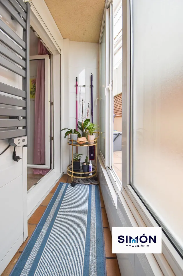 ¡FANTÁSTICA OPORTUNIDAD EN SANTPEDOR! Piso de 3 habitaciones dobles, con balcón y terraza. — 42