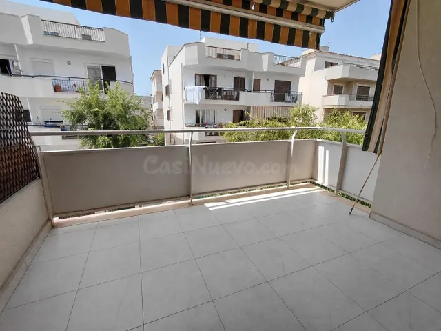 🌴 A 150 metros de la playa: amplio piso con terraza en Cala  - foto 4