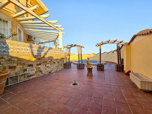¡Descubre la Exclusividad y el Lujo Mediterráneo en Esta Impresionante Villa en Esquina - Torrevieja — 6