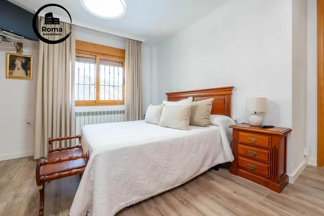 CHALET CON PISCINA Y JARDÍN A SOLO 10 MINUTOS DE GRANADA — 43