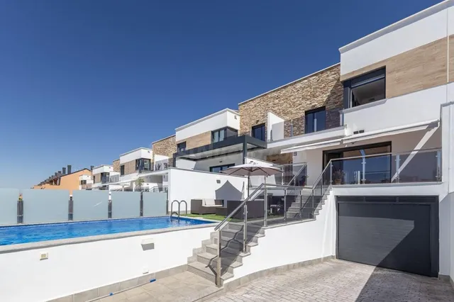 Casa-Chalet en Venta en Granada Granada BOLA DE ORO