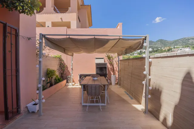 Chalet con Vistas al Mar  y la Montaña – Ubicación Privilegiada — 44