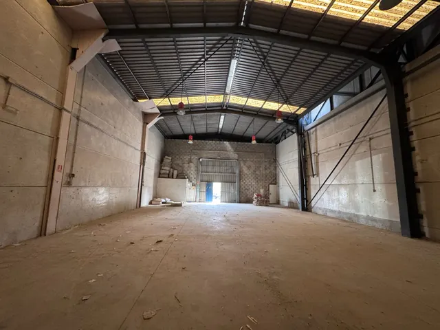 SE VENDE NAVE INDUSTRIAL EN POLIGONO RONDA OESTE - foto 4