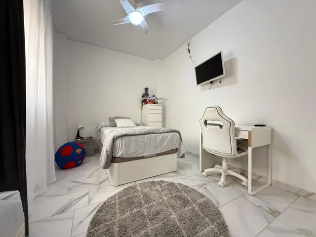 Casa adosada totalmente reformada de renta libre situada en una urbanización privada. — 7
