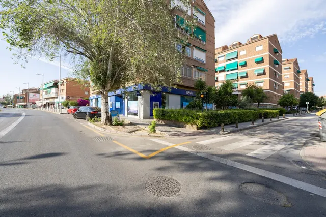 Plaza de garaje y trastero junto al Hospital de Traumatologí - foto 2