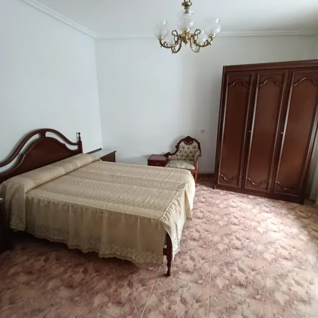 CASA PARA ENTRAR A VIVIR CON PATIO — 27