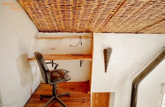 Espectacular finca ecuestre de 32.000 m2 con varias viviendas y piscina en Álora — 8