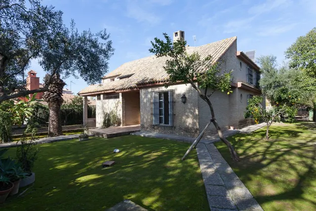 Magnífico chalet en al Aljarafe sevillano — 3