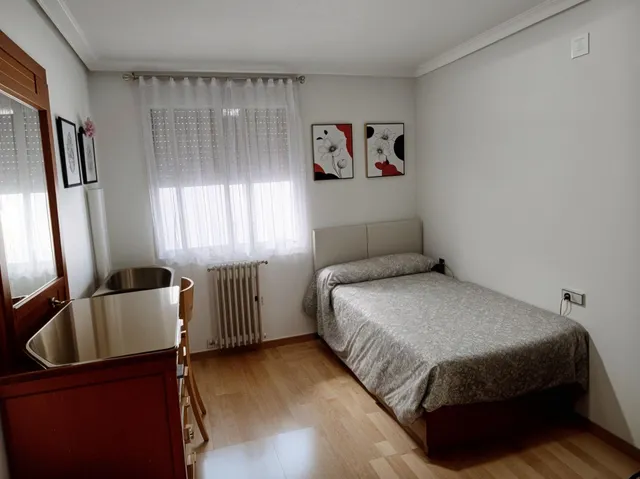 Amplio Piso en el Corazón de Albacete: Una Oportunidad Única — 12