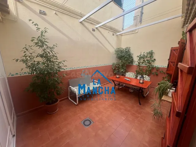 *235.000€* INMOBILIARIA LA MANCHA VENDE ADOSADO EN HELLIN-AL - foto 2