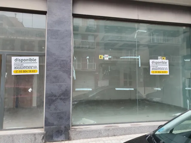 LOCAL COMERCIAL EN VENDA A IGUALADA - BARRI DE LES FLORS — 9