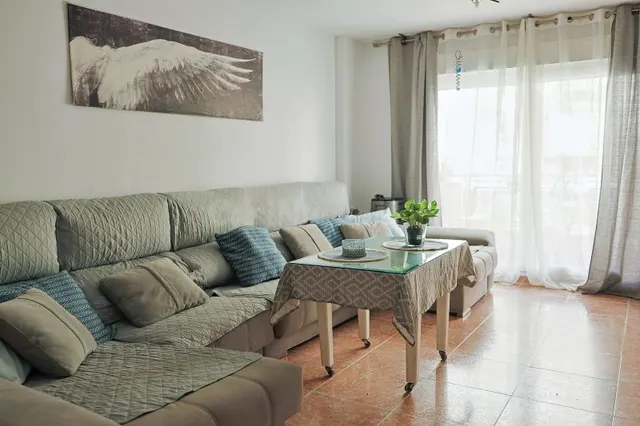 ESPECTACULAR VIVIENDA DE 4 DORMITORIOS, DOS BAÑOS Y GARAJE,  - foto 2