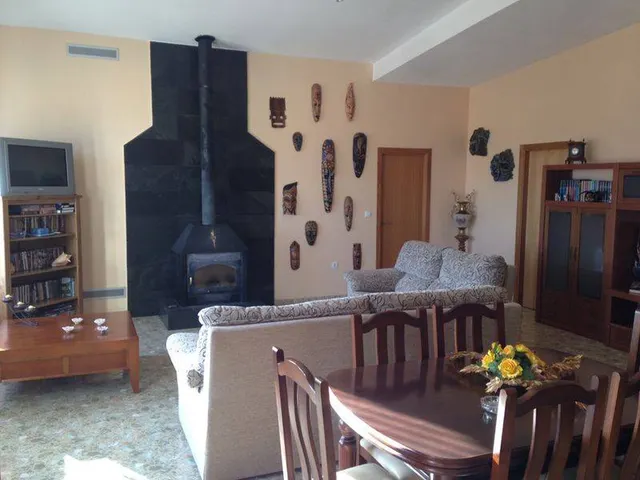 Chalet con terreno plantado — 6