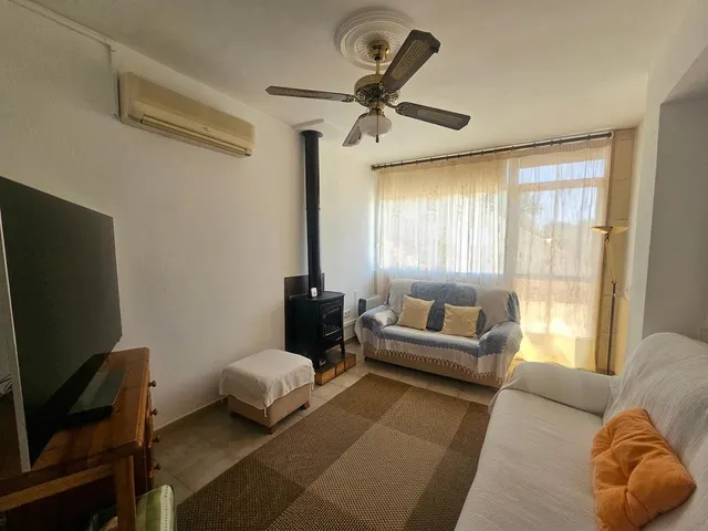 Exceptional Detached Corner Villa with Swimming Pool and Prime Location — 36