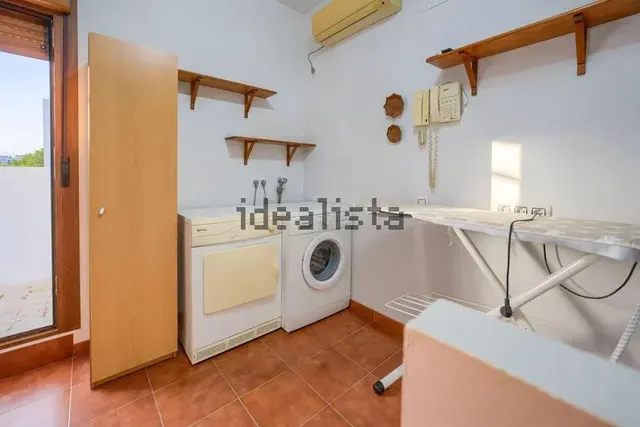 Chalet adosado en venta en Calle Bolivia — 34