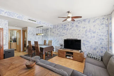 ADOSADO EN VENTA EN SAGUNTO de 186 m2 CON GARAJE PRIVADO, BUHARDILLA Y 2 TERRAZAS