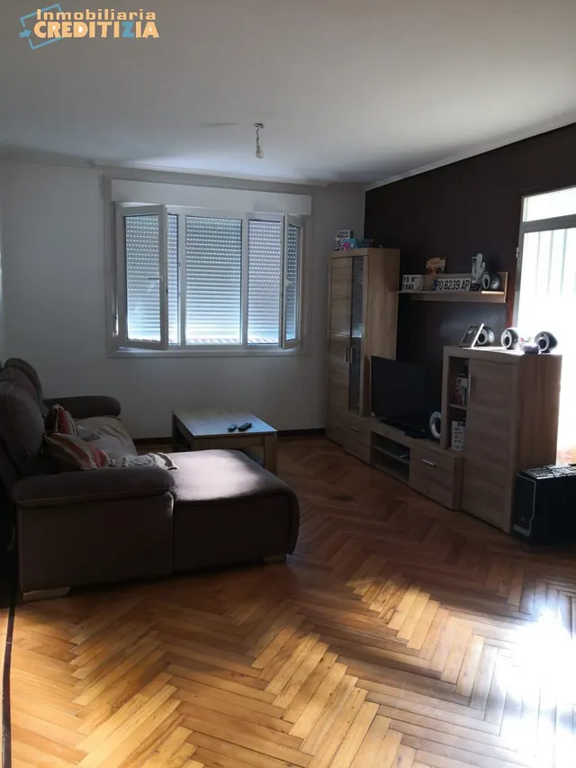 CASA CON TERRAZA Y PISO — 35