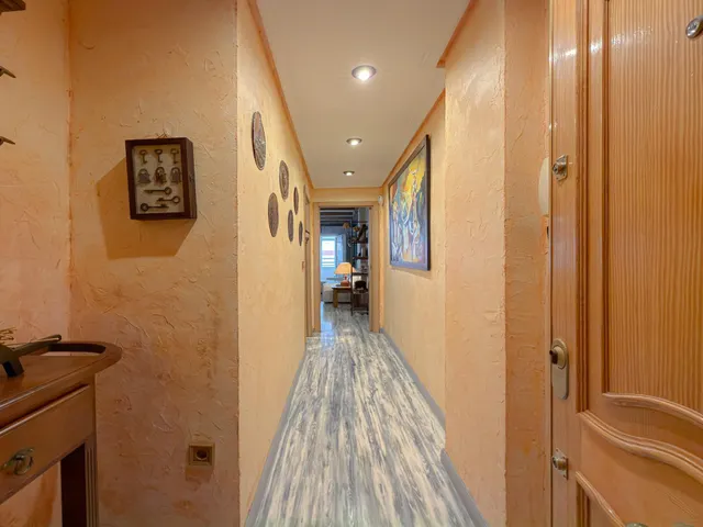 Acequion! Impresionante apartamento reformado con diseño vanguardista y toques rústicos + Enorme terraza con vistas laterales al mar y piscina comunitaria (150 mts playa) — 23