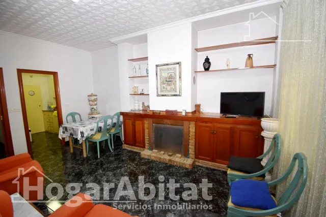 MAGNÍFICA CASA CON DOS VIVIENDAS INDEPENDIENTES Y TERRAZA, CERCA DEL CENTRO — 4