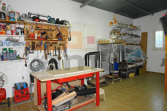 Casa con 8.190m2 de parcela en la zona del Palmeral. — 9