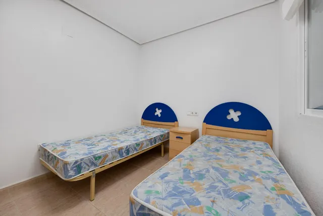 Venta de amplio apartamento seminuevo Ed.Torreaguas Torrevieja — 32