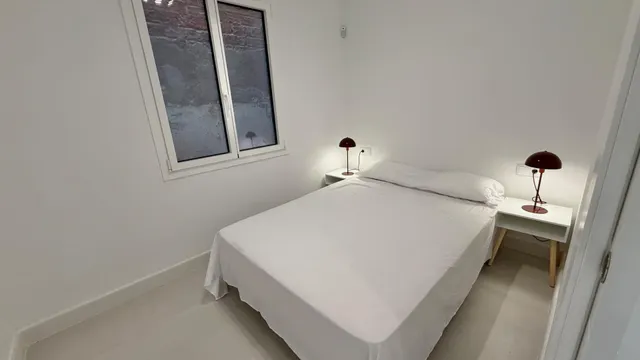 Vivienda completamente reformada con 3 dormitorios, terraza, jardín privado y piscina — 16