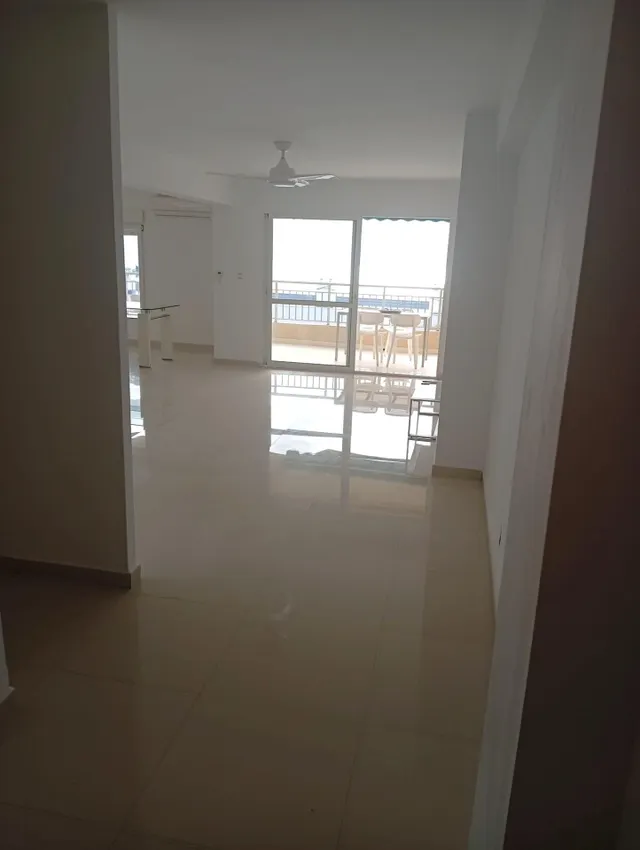 Amplio y luminoso piso de 3 dormitorio con impresionantes vistas al mar en la Carihuela, Torremolinos — 32