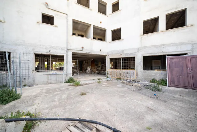Edificio en María de la Salud en construcción. — 12