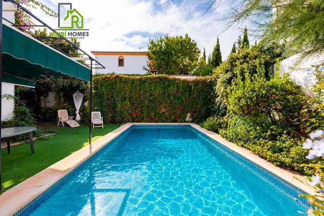 Preciosa casa en Ogíjares con piscina y jardín — 18