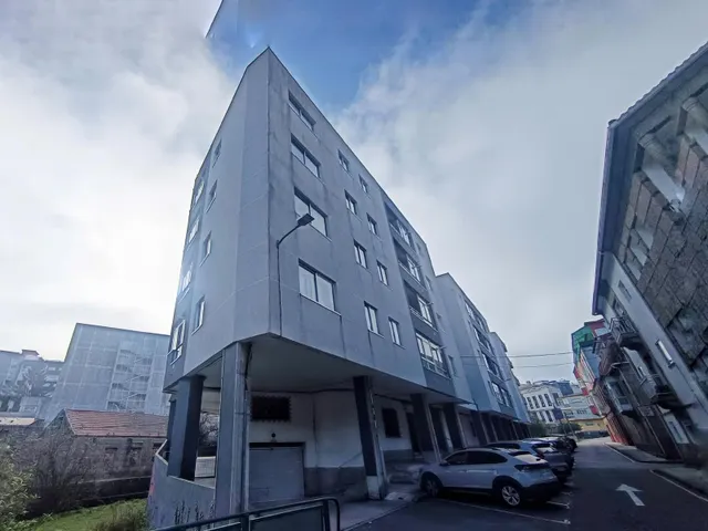 Oportunidad en Pontevedra centro con ascensor y exterior — 22