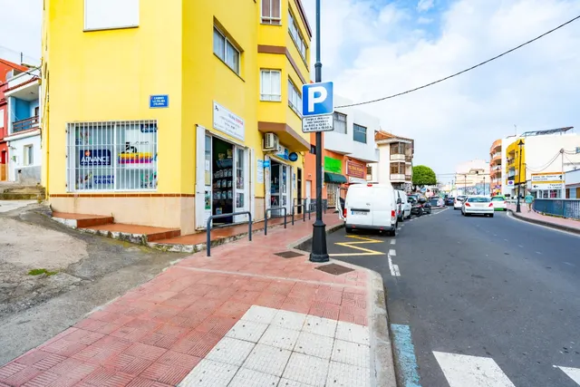 Local comercial en el corazón de Tejina – ¡Ubicación Premium - foto 3