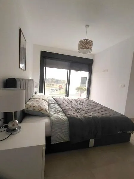 ALTO STANDING - Se vende bonita y amplia VILLA CON SOTANO Y PISCINA PRIVADA, 300 metros de parcela.- — 20
