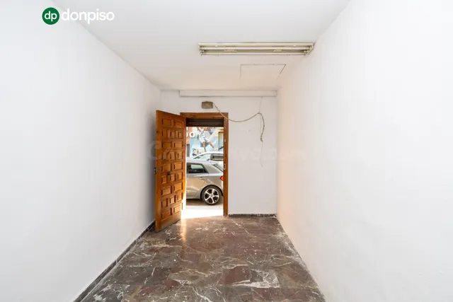 Local comercial junto a calle Alhamar. Ideal para oficina, d - foto 2