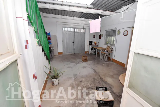 ¡UBICACIÓN IDEAL! CASA ESQUINERA Y ACOGEDORA CON TERRAZA — 10