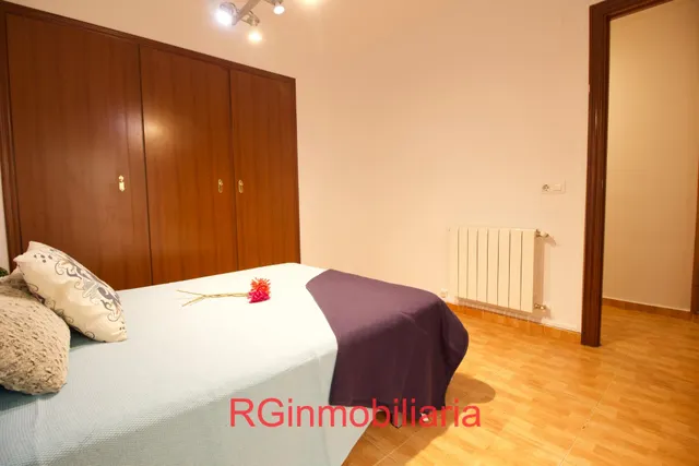 Apartamento 2 habitaciones, patio, trastero y zona aparcamiento. — 9