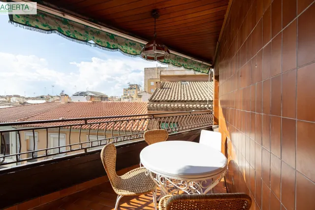 Piso y cochera en venta junto Acera de Darro. - foto 2