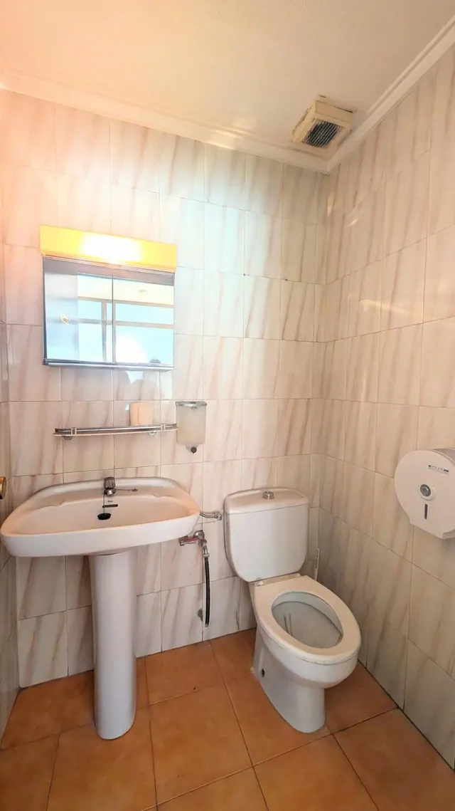 ¡OPORTUNIDAD ÚNICA, OFICINA CON ENTRADA INDEPENDIENTE, 80 m2, ESQUINA TOTALMENTE EXTERIOR, JUNTO A REINA VICTORIA! — 9