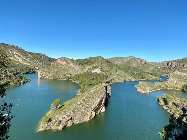 Tegeisa vende parcela con buenas vistas de 1909m2 - foto 3