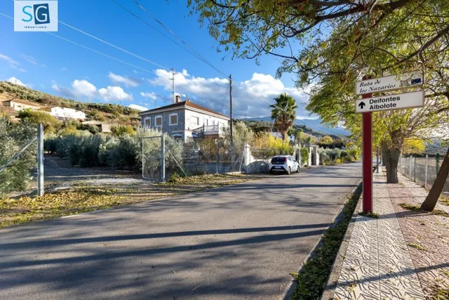 Fantástica parcela urbana en Iznalloz, construya su sueño! — 4
