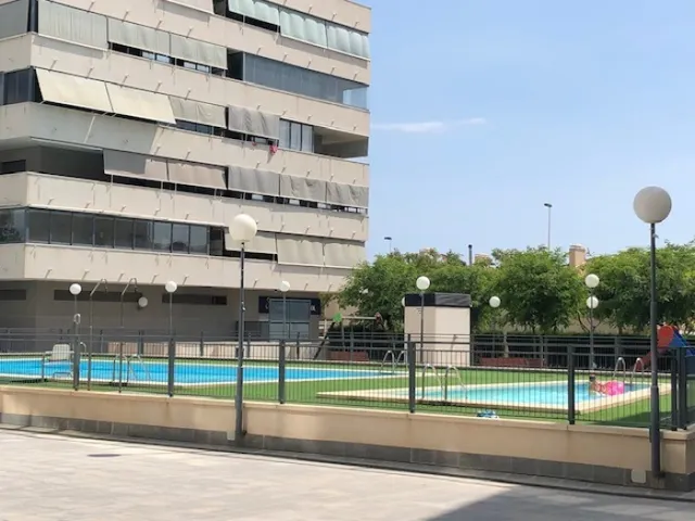 PISO EN URBANIZACION, CON PISCINA , PADEL, — 4