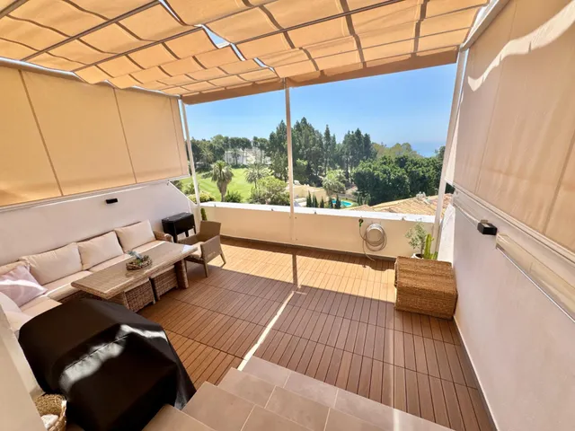Venta de casa adosada con tres dormitorios en Benalmádena Co - foto 3